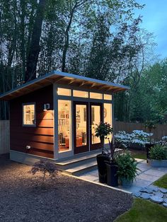 10x12 She Shed from Studio Shed Garden Office Interior Design, Garden Office Interior, Backyard Art Studio, Backyard Guest Houses, Guest House Plans, Shed Interior