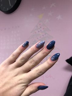 Dark Blue And Silver Sparkle Nails, Navy Nails Acrylic Almond, Navy Blue Nail Art Silver Glitter, Short Navy Blue Nails Art Designs, Dark Blue Almond Nails Short, Navy Blue And Glitter Nails, Navy Blue Nails With Silver Glitter, Blue Silver Nail Art