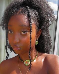 Hair Jewelry Natural Hair, Styled 4c Hair, Afro With Accessories, 4c Hairstyles Natural 4c Hair, 4c Hair Accessories, African Hairstyles Natural Hair, Black Hairstyles Afro, Black Woman Hairstyle Natural, Wash And Go Styles