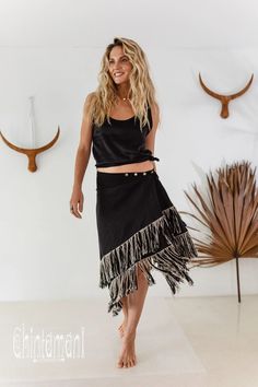 Linen Boho Wrap Skirt with Fringes / Black – ChintamaniAlchemi Burning Men, Bohemian Scarves, Kimono Wrap Dress, Burning Man Fashion, Coverup Dress, Fairy Skirt, Hippie Skirts, San Nicolas, Goa India