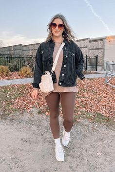 casual neutral outfit inspo Neutral Ootd, Casual Neutral Outfits, Athleisure Outfits, Black Denim Jacket, Neutral Outfit