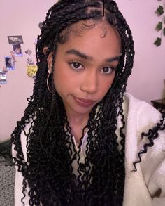 Box Braids For Curly Hair, Layered Passion Twists Hairstyle, Aesthetic Twists Hairstyles, Keeahwah Braids, Light Skin Hairstyles Braids, Blonde Mini Passion Twist, Layered Passion Twist, Braided Hairstyles For Mixed Women, 90s Box Braids