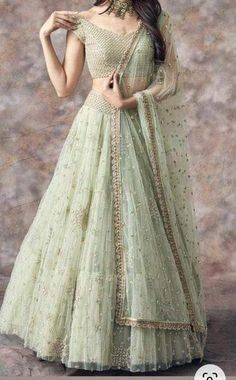 Indian Wedding Gowns, Simple Lehenga, Lehnga Dress, Green Lehenga, Indian Dresses Traditional, Indian Gowns Dresses, Ghagra Choli