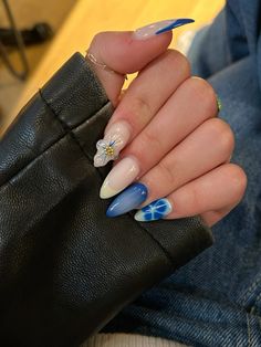 Simple Gel X Nails Almond, Blue Art Nails, Blue Detail Nails, Lavender Nail Design Ideas, Winter Nail Designs 2024, Light Blue Nails Winter, Girly Almond Nails, Blue Aesthetic Nails Almond, Nail Ideas Coffin Shape