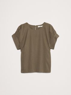 We cut this relaxed top with hidden pleats at the cuffs to create an almost-puffed sleeve silhouette.  For fabric, we reached for one of our favorite all-season twills, woven from silky soft Tencel™ lyocell and breathable cotton.  Relaxed fit.  Sustainability: Made with TENCEL™ lyocell, a sustainably sourced fiber from responsibly-harvested trees.  Crew neck with button-keyhole at back.  Straight hem.  Unlined.  Relaxed fit.  Short sleeves.  Hip length.  Model: Size S, 5'10" (178cm). Classic Tops With Rolled Sleeves For Fall, Relaxed Fit Tops With Blouson Sleeves For Work, Classic Tops With Rolled Sleeves For Casual Gatherings, Relaxed Fit Workwear Tops With Blouson Sleeves, Relaxed Fit Blouson Sleeve Tops For Work, Relaxed Fit Tops With Pleated Sleeves For Fall, Fall Tops With Pleated Sleeves And Relaxed Fit, Fall Short Sleeve Blouse With Pleated Sleeves, Rolled Sleeves Tops For Casual Gatherings In Fall