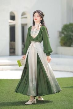 Spring Wedding Dress With Patchwork, Spring Wedding Patchwork Dress, Elegant Green Long Skirt Sets, Traditional Long Skirt Dresses For Spring, Green Floor-length Sets For Spring, Green Floor-length Spring Sets, Bamboo Leaf, Hanfu Dress, Leaf Flower