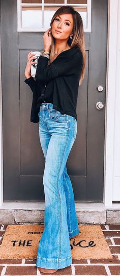 Minimalist Checklist, Diva Style, Outfits To Copy, Cooler Look, Closet Ideas, Black Denim Jeans, Outfits Casuales, Style Ideas