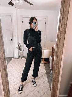 Denim Overalls Women Outfits, Cute Black Overall Outfits, Black Overall Outfit Winter, Dressed Up Overalls, Black Women Overalls Outfit, Overalls Outfit Office, Office Overalls Outfit, Overalls Outfit Work, Overalls Black