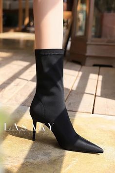 Lasaky - Sleek and Chic Stiletto High Heels: Elegant Pointed Ankle Boots with a Fashionable Minimalist Touch Traditional Japanese Clothing, Pointed Ankle Boots, Japanese Clothing, Dressing Style, Pointed Heels, Stylish Sarees, Japanese Outfits, Black High Heels, High Heels Stilettos