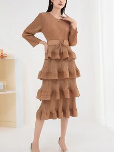 SPECIFICATIONSBrand Name: LANMREMElasticity: High StrecthSleeve Style: RegularFabric Type: Chemical FiberPattern Type: SolidFit Type: Loose FitSilhouette: A-LINENeckline: O-NeckDecoration: BeltStyle: CasualDresses Length: Mid-CalfMaterial: PolyesterAge: MIDDLE AGEOrigin: Mainland ChinaCN: ZhejiangSeason: All seasonClosure Type: PulloverType: RegularMaterial Composition: Synthetic fiberWaistline: empireSleeve Length(cm): FullRelease Date: Autumn 2022Profile Type: AModel Number: 2R7911Place Of Ori Mid Dress, Dress Drape, Middle Aged Women, Tiered Midi Dress, Pleated Midi Dress, Fall Skirts, Mid Dresses, Versatile Dresses, Flowy Skirt