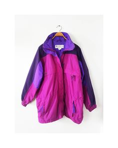 Vintage 1980s Columbia purple colorblocked ski jacket. Retro streetwear style with 3 in 1 reversible style.  Really nice vibrant coat in person. Warm an good for medium winter weather.  Very good condition, minor mark on front in final photo. Women's size M.  Dimensions:  Shoulder to Shoulder 21" Sleeve 25.5" Pit to Pit 23"  Full length 28"  *All of my pieces are vintage and may have some wear. I try to show or mention defects in the photos and/or the description. But please reach out if anythin Retro Windbreaker, Ski Vintage, Retro Jacket, Retro Streetwear, Streetwear Style, 90s Style, Style Streetwear, Jacket Vintage, Ski Jacket