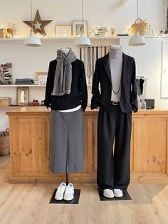 Pantalones, vestidos y faldas | passe compose Workwear Capsule Wardrobe, Capsule Wardrobe Women, Over 60 Fashion, Ageless Style, Boho Chic Outfits, Mode Casual, 60 Fashion, Classic Style Women, Weekend Wear