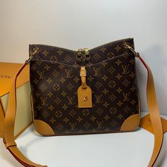 ZNT Fashion Lu-Vi bags - 2228 A+ Excellent Quality copies; Contact us if you've any questions in your mind. Louis Vuttion, Emilie Wallet, Everyday Luxuries, Shopper Tote, Luxe Fashion, Bags Designer Fashion, Exclusive Bag, Lv Bag, New Handbags