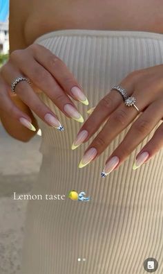 Paznokcie Hello Kitty, Lemon Nails, Kutek Disney, Nagel Tips, Her Nails, Casual Nails, Almond Nails Designs, Makijaż Smokey Eye