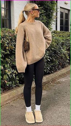 Leggings Outfit Winter, Stile Blair Waldorf, Adrette Outfits, Modele Fitness, Look Legging, Fest Outfits, Looks Pinterest, Black Leggings Outfit, Cozy Fall Outfits