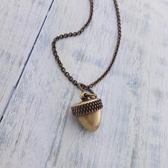 Antique Brass Acorn Capsule Pendant Locket Necklace - Solid Brass Secret Stash Vial - Cremation Ashe Secret Message Locket, Locket Vintage, Black Cameo, Gold Locket Necklace, Acorn Necklace, Small Container, Pendant Locket, Picture Locket, Burnished Brass