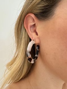 Barbara Katz Jewelry Lauri Acrylic Hoop Earrings - White Tortoise Tortoise Shell Clay Earrings, Tortoiseshell Round Earrings For Gift, Tortoise Hoop Earrings, Elegant Tortoiseshell Hoop Earrings, Tortoiseshell Earrings, Acrylic Hoop Earrings, Earrings Outfit, Ladies Who Lunch, Evening Jewelry