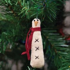 Skinny Snowman Ornament - Set of 6 - Primitive Star Quilt Shop Fabric Snowman, Primitive Christmas Ornaments, Primitive Snowman, Rustic Fabric, Felt Scarf, Fox Decor, Primitive Snowmen, Unique Christmas Trees, Snowman Ornament