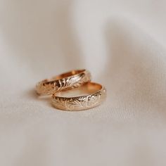 Whether worn alone, or stacked with other styles in our dainty rings range, this beauty adds the right touch of boldness & elegance to any outfit. Each ring features floral raised detailing all around. 14k Gold filled Need help with sizing? Purchase our ring sizer or look at our ring size guide. Please note : Due to the handmade nature of each item, there may be a slight colour variance where the solder seam is Ordering Instructions Select your ring size. Leave us a note in the "Notes to Seller" Adjustable 14k Gold Midi Rings For Wedding, Elegant Engraved Promise Toe Ring, Elegant Engraved Open Flower Ring, Rose Gold Tarnish Resistant Midi Rings For Wedding, Dainty Engraved Rose Gold Ring, Tarnish Resistant, Dainty Engraved Rose Gold Ring Tarnish Resistant, Classic Engraved Midi Rings For Wedding, Heirloom 14k Gold Couple Promise Rings, Heirloom Stackable Promise Rings