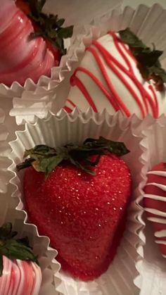 strawberries and chocolate covered strawberries in paper cups