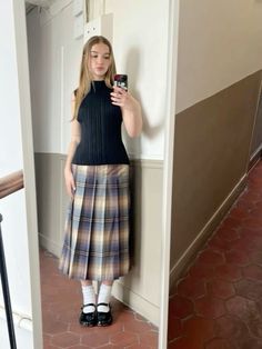 Plaid Aesthetic, Worst Outfits, Aesthetic Shoes, Jane Shoes, Plaid Skirt, Outfit Inspo Fall, Mode Vintage, Mary Jane Shoes, Fashion Killa