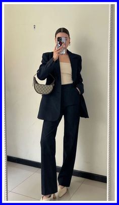 Corporate Attire Women, Corporate Baddie, Classy Business Outfits, Blazer Outfits For Women, Business Attire Women