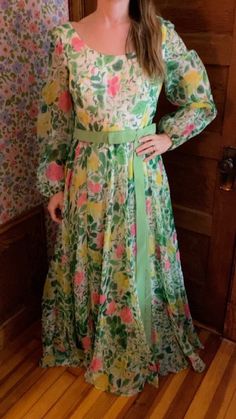 "70s Garden Party Dress w Sheer Sleeves and Velvet Belt. This pretty piece is perfect for a spring wedding or your next fundraiser. It is union made in the USA, ILGWU.  Decade: early 70s Bust: 36-38\" Shoulder: 15.5\" Arm Length: 26\" Waist:29:\" Hip: Full Skirt, 52\" Length: 57\" Condition: Excellent" 70s Garden, Velvet Belt, Summer Bodycon Dress, Garden Party Dress, Ankle Length Dress, Delray Beach, Cocktail Evening Dresses, Green Floral Dress, Union Made