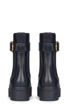 Givenchy voyou chelsea boots in black. 100% calf leather 50mm Made in Italy Fall Collections, Festival Fashion, Calf Leather, Black Boots, Givenchy, Chelsea Boots, Chelsea, Shoe Boots, Autumn Fashion