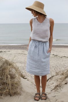 "Skirt With Adjustable Waist | Midi Skirt | Washed Linen Skirt | Skirt With Pockets | Washed Soft Linen Skirt Details: - 100% natural Baltic linen; - medium weight linen; - colour: Greyish Blue, but could be any from our 25 available colours (colour palette is below); - pre washed linen fabric; - with two side pockets; - there is no zipper; - making time approx. 3-5 working days; The girl height in the photo is 173 cm/5\"7'. Length from the lower to the upper seam 60 cm / 24\". If You prefer sho Natural Boho Style Clothing, Midi Rok Outfit, Linen Skirt Midi, Midi Rock Outfit, Garden Dresses, Linen Style Fashion, Midi Skirt Outfit, Tower Fan, Rock Outfit