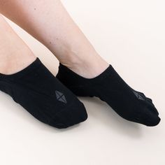 These ultra soft, ultra breathable socks wick away moisture, prevent blisters, and keep your feet comfortable—all while staying neatly tucked out of view. Cut in a no-show style for a sockless look, these bamboo socks guarantee all-day comfort. 80% Rayon made from Bamboo, 17% Polyester, 3% Elastane No-show style 3-pack Casual Lightweight Comfortable Socks, Non-slip Comfortable Casual Socks, Comfortable No-show Casual Socks, Comfortable Non-slip Casual Socks, Breathable Comfortable No-show Socks, Comfortable No-show Socks, Sporty No-show Comfortable Socks, Casual Lightweight Anti-odor Socks, Lightweight Sporty No-show Socks