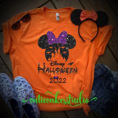 Disney Halloween Fan Merchandise T-shirt, Disney Halloween T-shirt For Fan Events, Disney Halloween Themed T-shirt, Themed T-shirt For Disney Halloween Events, Halloween Mickey Mouse Short Sleeve T-shirt, Halloween Mickey Mouse T-shirt For Disney Fans, Disney Fan Merchandise T-shirt For Fall, Disney Letter Print T-shirt For Fall, Disney Halloween Cotton T-shirt