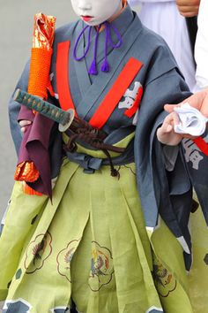 Historical Japan, Samurai Anime, Turning Japanese, Japanese Colors, Japan Culture, Jenner Outfits, London Street Style, Victoria Dress