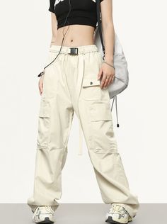 5ft 5''(166cm) tall, 97 lbs(44kg) weight and wearing a size L163cm/44kg wearing a size S - Polyester fiber 100%- Buckle belt- Multi-pocket- Cargo style Cargo Style, Buckle Belt, Belt Buckles, Cargo Pants, Buckle, Cream, Pants, How To Wear, Black