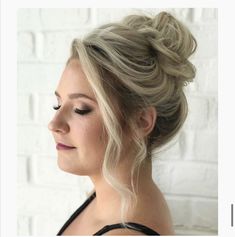 Acconciatura elegante High Updo, Side Curls, 50 Hairstyles, Fancy Braids, Side Updo, Natural Wavy Hair, Half Updo, Modern Hairstyles, Round Faces