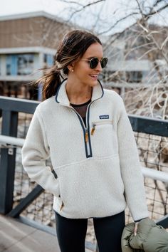 Winter Camping Outfits, Lauren Kay Sims, Mountain Outfit, Winter Outfits Cold, Camping Outfits, Hiking Outfit, Estilo Boho, Patagonia Womens, Looks Style