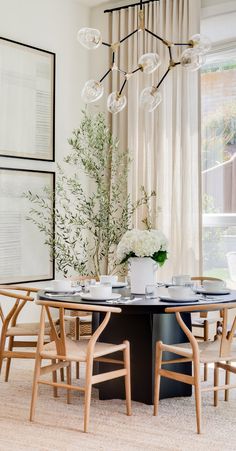 Farmhouse Dining Room Lindye Galloway, Dining Inspiration, Interior Design Dining Room, Dining Room Interiors, Farmhouse Dining Room, Room Interior Design, Farmhouse Dining, Modern Dining Room