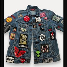 Brand New Never Worn Denim With Patches, Patch Work Jacket, Flannel Streetwear, Jacket Diy, Fashion Infographic, Jean Jacket Patches, Jean Outfit