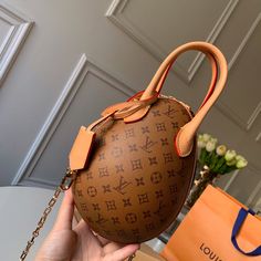 Luxurious Totes - Latest - 1542 A+ Excellent Quality copies; Contact us if you've any questions in your mind. New Louis Vuitton Handbags, Sac Louis Vuitton, Lizzie Hearts, Fan Fashion, Vuitton Bag, Lv Bag, Louis Vuitton Speedy Bag, Vuitton Handbags, Louis Vuitton Handbags