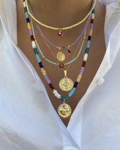 Estilo Hippie, Beaded Necklace Designs, Beaded Necklace Diy, Trendy Aesthetic, Handmade Jewelry Diy, Bead Jewellery