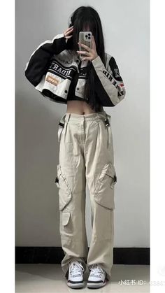 Korean Streetwear Fashion, Korean Streetwear, Asian Street Style, Tomboy Outfits, Tomboy Style Outfits, Baggy Pants, Mode Inspo, Tomboy Fashion, 가을 패션