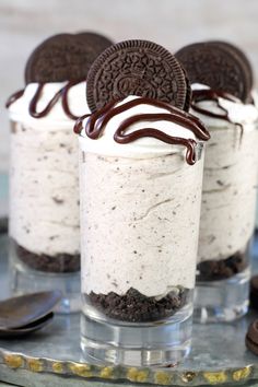 oreo cookies and cream dessert in small glasses