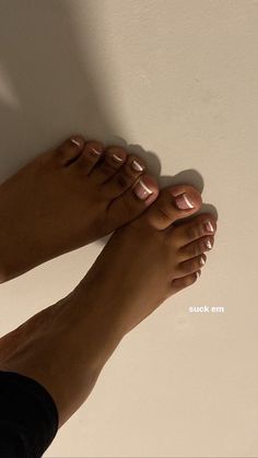 Toenail Inspo Aesthetic, Feet Nails Ideas Aesthetic, Black French Toenails, Brown Skin Pedicure, Colored French Tip Pedicure, Toenails Black Women, Black Tip Pedicure, French Tips On Black Women, Black Feet Pedicure