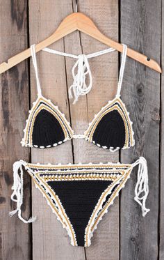 Be prepared to make a statement this season in this little bikini. You can't get any better than a halter bikini set with crochet details for summer! Hearts Crochet, Summer Necessities, Everyday Clothes, Affordable Swimwear, Chic Coat, Diy Summer, Crochet Halter, Make Memories, Personal Taste