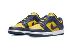 Dunk Low Michigan, Baskets Nike, Nike Models, Nike Sb Dunks Low, Nike Sb Dunks, Maize, Michigan Wolverines, Nike Fashion, Nike Dunk Low