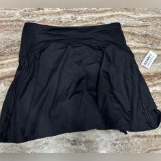 Black Nwt Old Navy Active Power Sport Skort Size S High Rise Go Dry Fitted Black Swim Skirt For Workout, Black Sports Skort With Pockets, Casual Black Swim Skirt For Sports, Casual Black Stretch Swim Skirt, Casual Fitted Black Swim Skirt, Casual Short Black Swim Skirt, Casual Black Short Swim Skirt, Black Short Swim Skirt For Spring, Black Fitted Short Swim Skirt