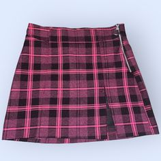 Description: Bershka Plaid Mini Skirt. In Great Condition And Has Never Been Worn. Basically Brand New Without Tags. Skirt Is Stretchy And Is Comfortable To Wear. Zips Up On The Side For An Easy Put On. Made In Turkey. Brand: Bershka Size: Medium Y2k Style Pink Bottoms For School, Y2k Pink Bottoms For School, Pink Y2k Style Bottoms For School, Trendy Pink Skort For School, Pink Fitted Skort For School, Edgy Fitted Pink Skirt, Edgy Pink Skirt For Spring, Edgy Pink Fitted Skirt, Edgy Pink Spring Skirt