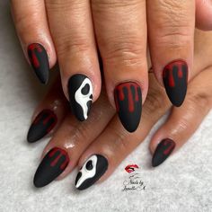 Spooky Goth Nails, Horror Movie Nail Art, Horror Movie Nails Halloween, Short Horror Nails, Tvd Nails Ideas, Halloween Nails Oval, Horror Nails Short, Punk Nails Short, Ghost Face Nails Acrylic