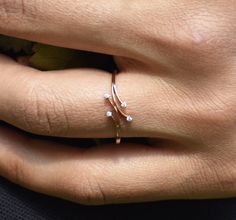 Minimalist ring silver, minimalist ring gold, dainty ring 14k gold diamond, midi rings gold, silver rings for women, gold rings for women, delicate rings for women, minimalist jewellery, stackable rings for women, ring for women sterling silver, girls ring set, gift for girlfriend from boyfriend ✥ 𝐒𝐭𝐨𝐧𝐞 𝐃𝐞𝐭𝐚𝐢𝐥𝐬 ↣ Shape: Round Cut ↣ Type: Moissanite ↣ Weight: 0.11 Ct (App.) ↣ Color: Near Colorless ↣ Clarity: VVS ↣ Making Process: Handmade - Crafted by our experienced tea ✥ 𝐑𝐢𝐧𝐠 𝐃𝐞𝐭𝐚𝐢𝐥𝐬 ↣ Metal Purity: Solid Gold (12KT, 18KT); Silver (925 Sterling) ↣ Metal Tone: Yellow, White, Rose ↣ Stamp/Hallmark: Yes ❁❁ 𝐉𝐞𝐰𝐞𝐥𝐫𝐲 𝐂𝐞𝐫𝐭𝐢𝐟𝐢𝐜𝐚𝐭𝐞 ❁❁ ↣ Jwellium Jewels branded authenticate Jewelry Certificate comes with the authenticity of Metal, Moissanite, and Gemstone co Midi Rings Gold, Girls Ring, Minimalist Silver Ring, Tea Ring, Jewelry Certificate, Dainty Gold Rings, Tiny Rings, Zierlicher Ring, Ringe Gold