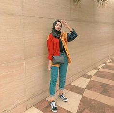 Fashion Hijab Style, Colour Outfit, Hijab Ideas, Hooded Sweatshirt Dress, Street Hijab Fashion, Solange Knowles, Outfit Chic