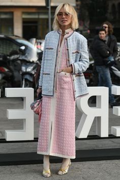 Can’t-Miss Milan Fashion Week 2019 Street Style | StyleCaster Chanel 2019 Spring Summer, Chanel Spring 2019 Couture, Chanel 2016 Spring Summer, Chanel Fall 2021 Ready To Wear, Chanel 2015 Spring